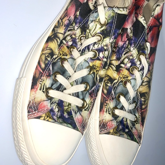 Chuck Taylor Lux floral sneakers converses - Picture 2 of 2